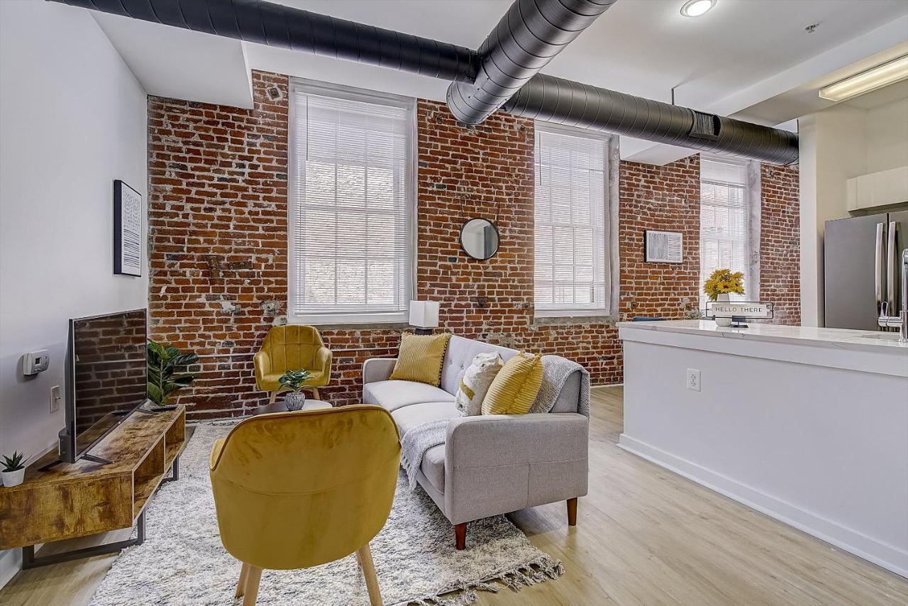 Frontdesk I Carriage Wheel Lofts Apts Philadelphia Lägenhet Exteriör bild