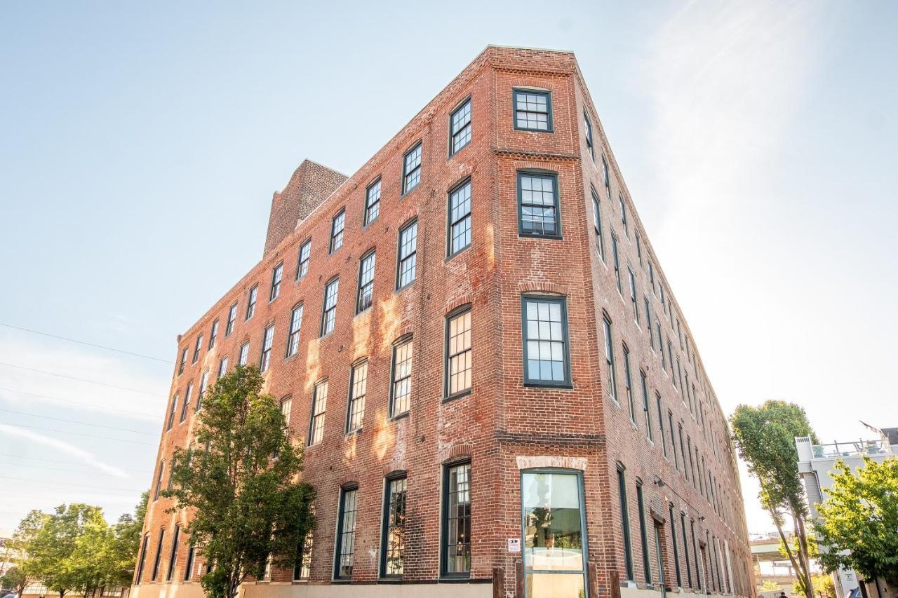 Frontdesk I Carriage Wheel Lofts Apts Philadelphia Lägenhet Exteriör bild